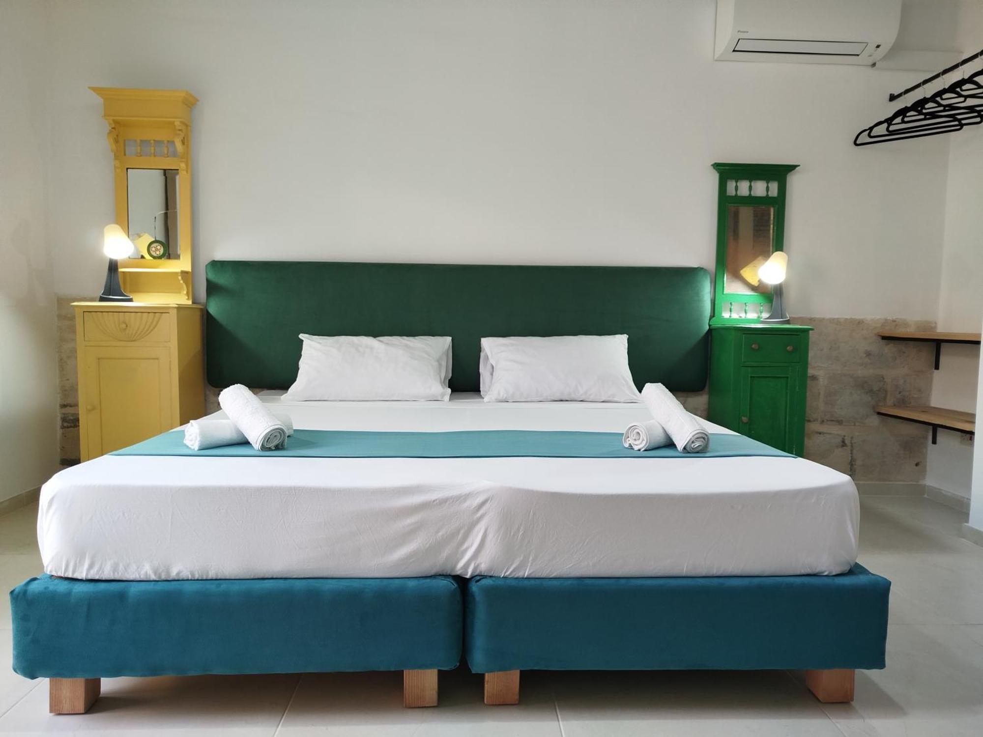 Limestone Sun Suites Sliema Rum bild