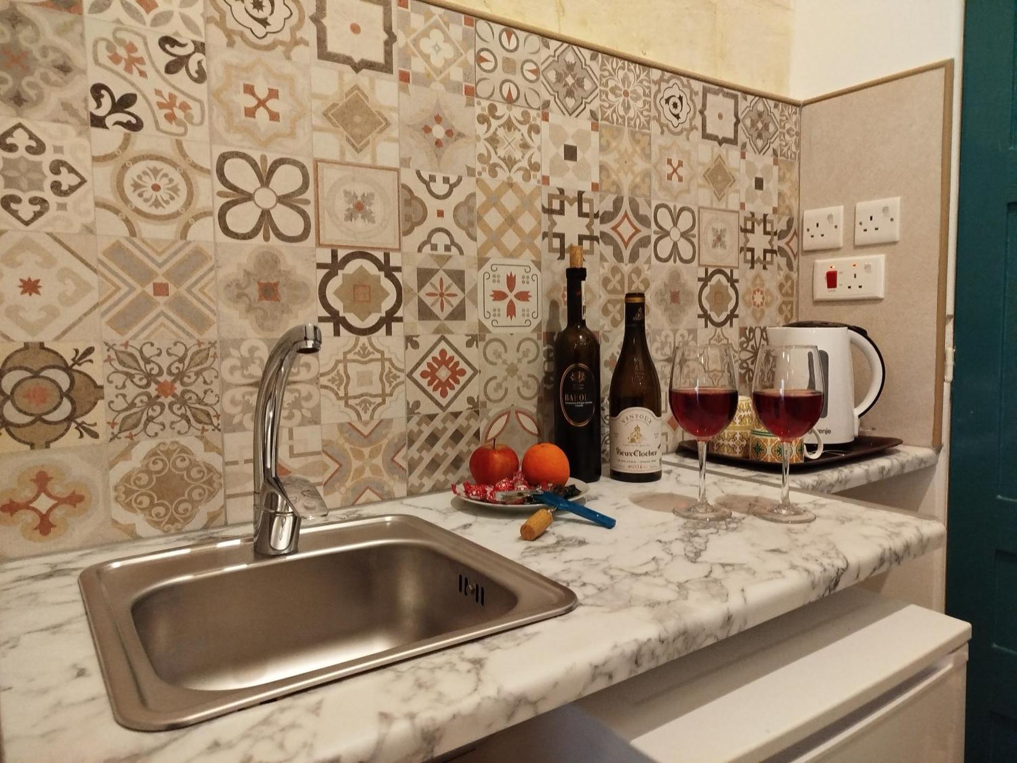 Limestone Sun Suites Sliema Rum bild