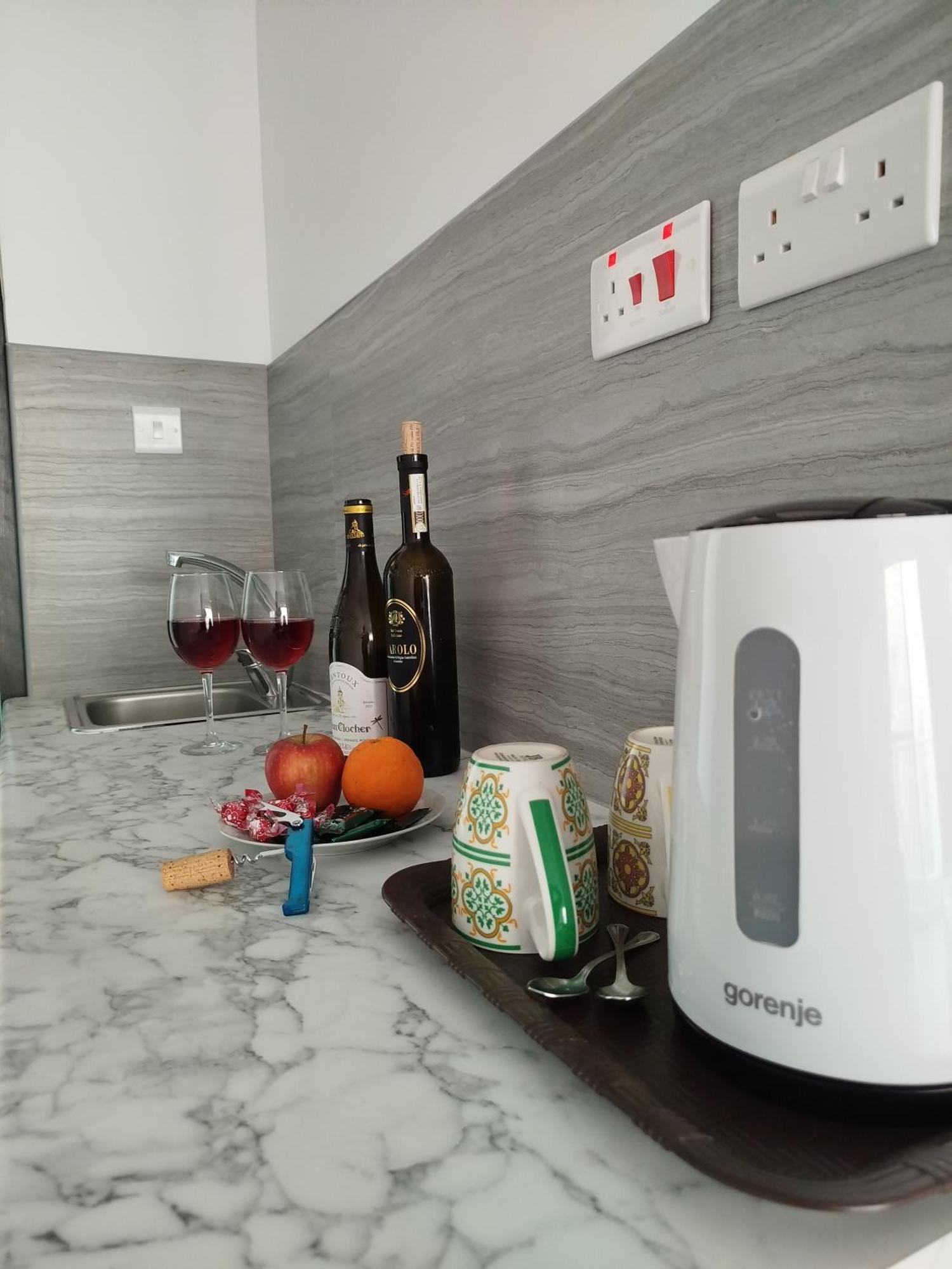 Limestone Sun Suites Sliema Exteriör bild